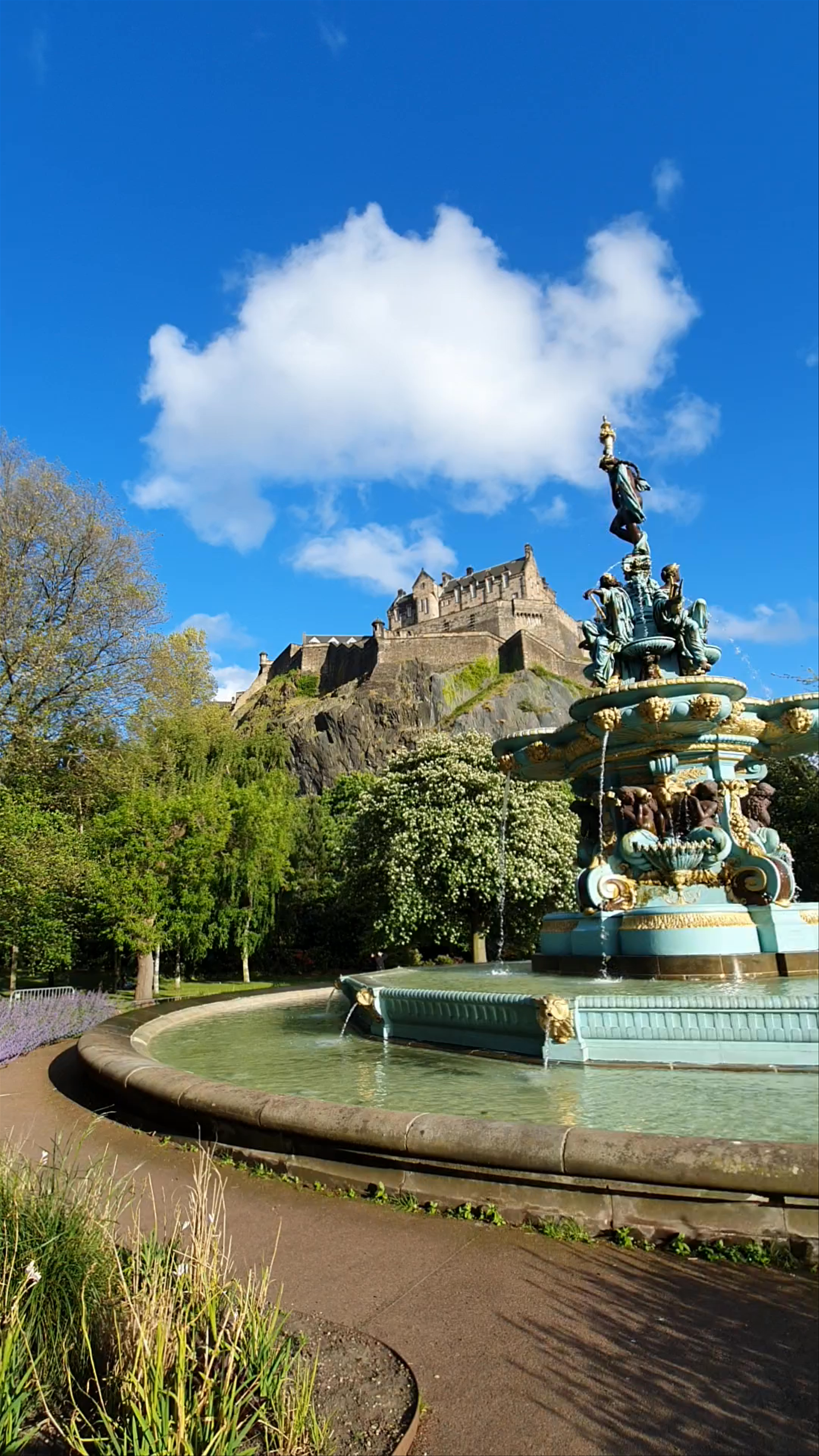 Ross Fountain and Edinburgh Castle: A Majestic Spring Day in Scotland