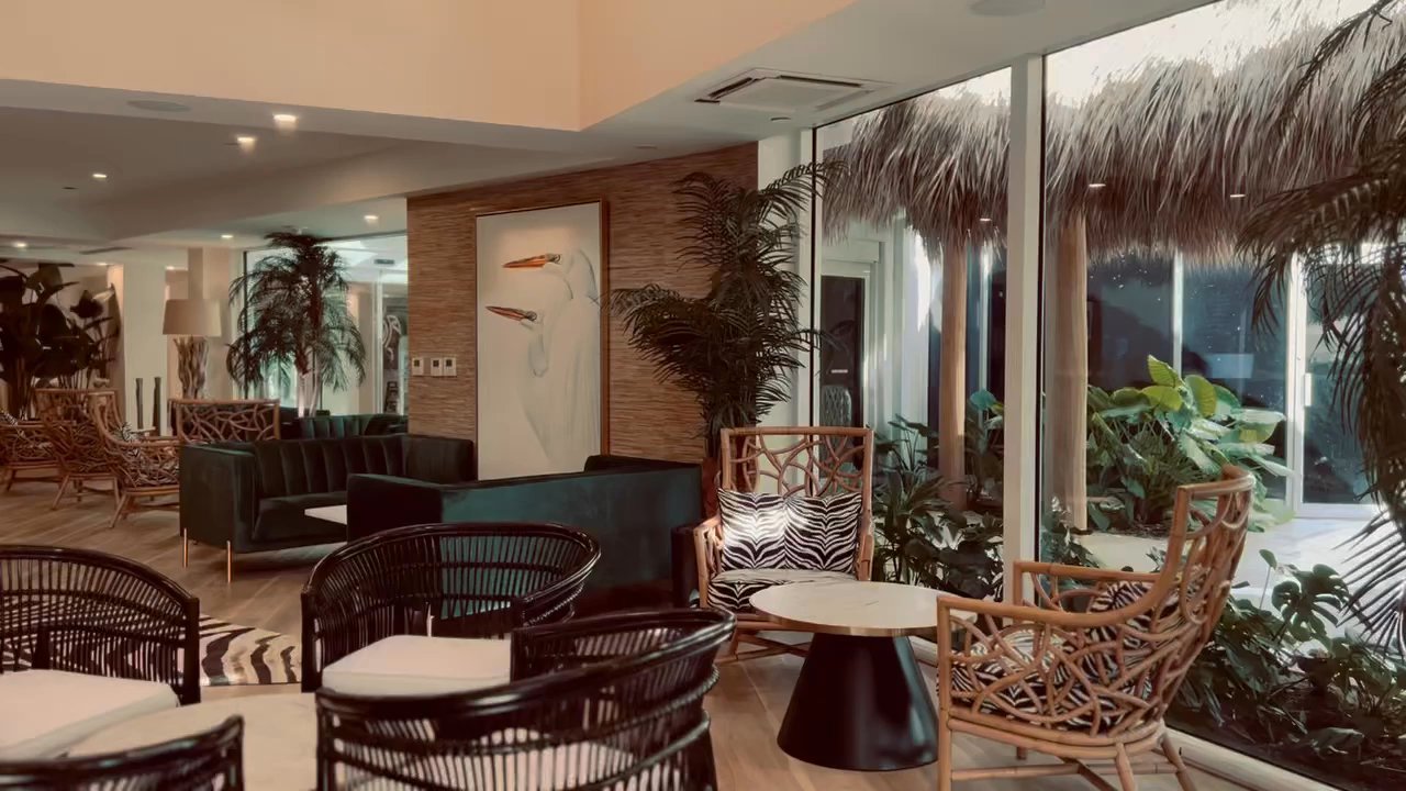Living Room Cafe - Seating - Cafes Near Me - Pompano Beach, Florida