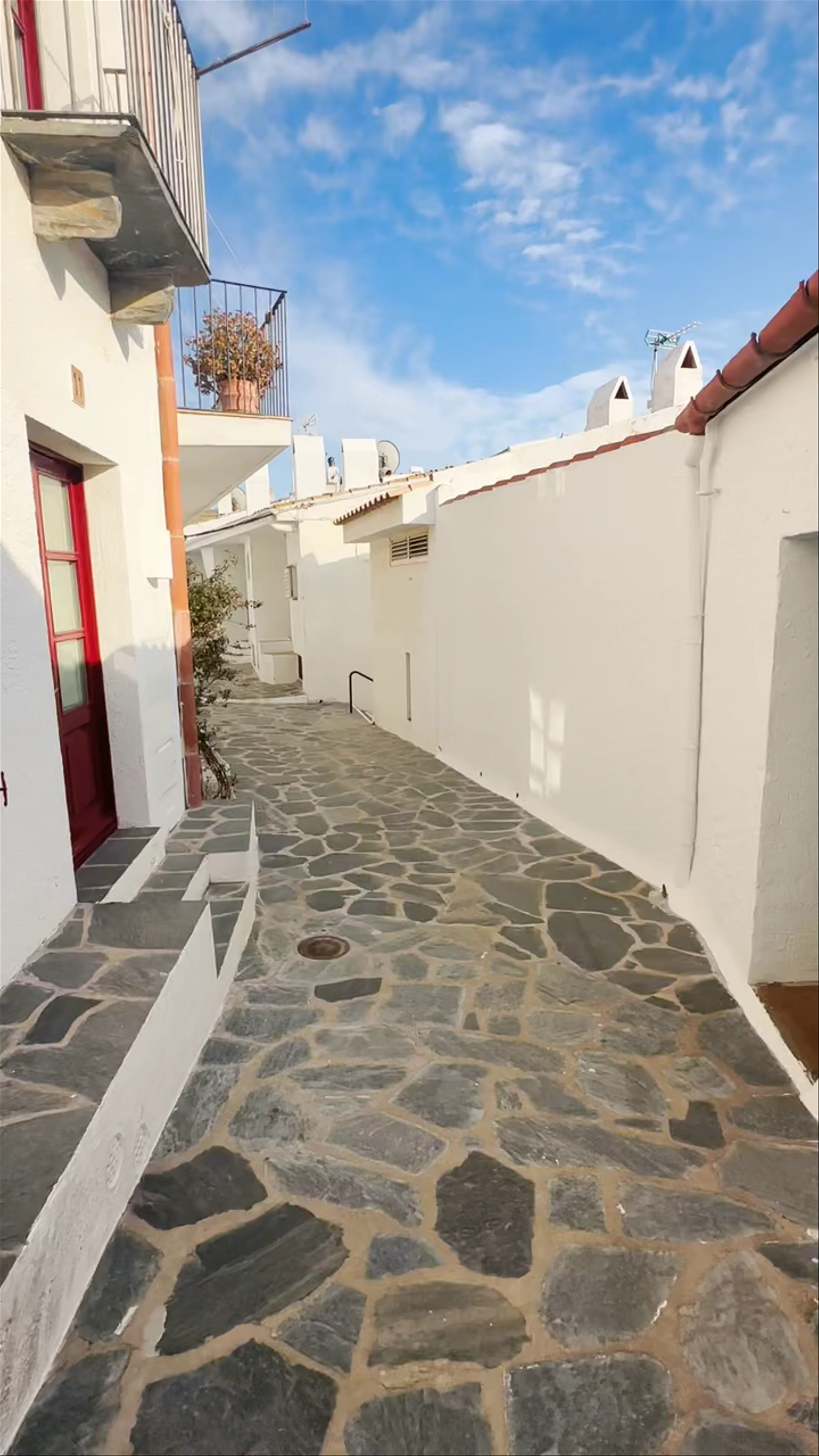 Plaça de la Vila de Gràcia, Cadaqués
