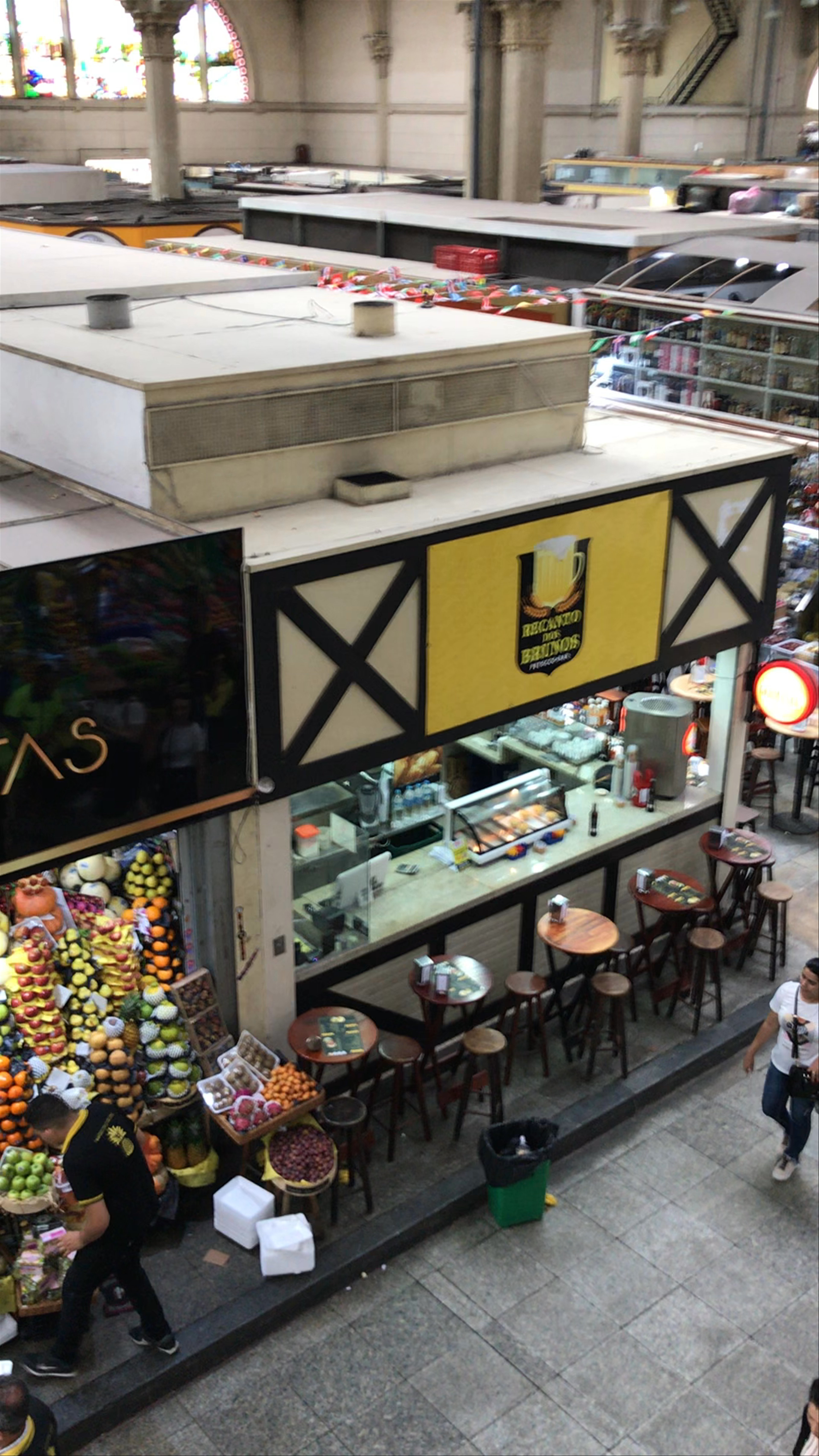 Vibrant Life at Mercado Municipal de São Paulo: Fresh Fruits and Local Energy