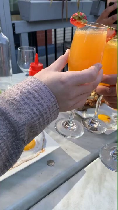 L'Inconnu - Mimosas! - Canadian (New) Near Me - Montreal, Quebec