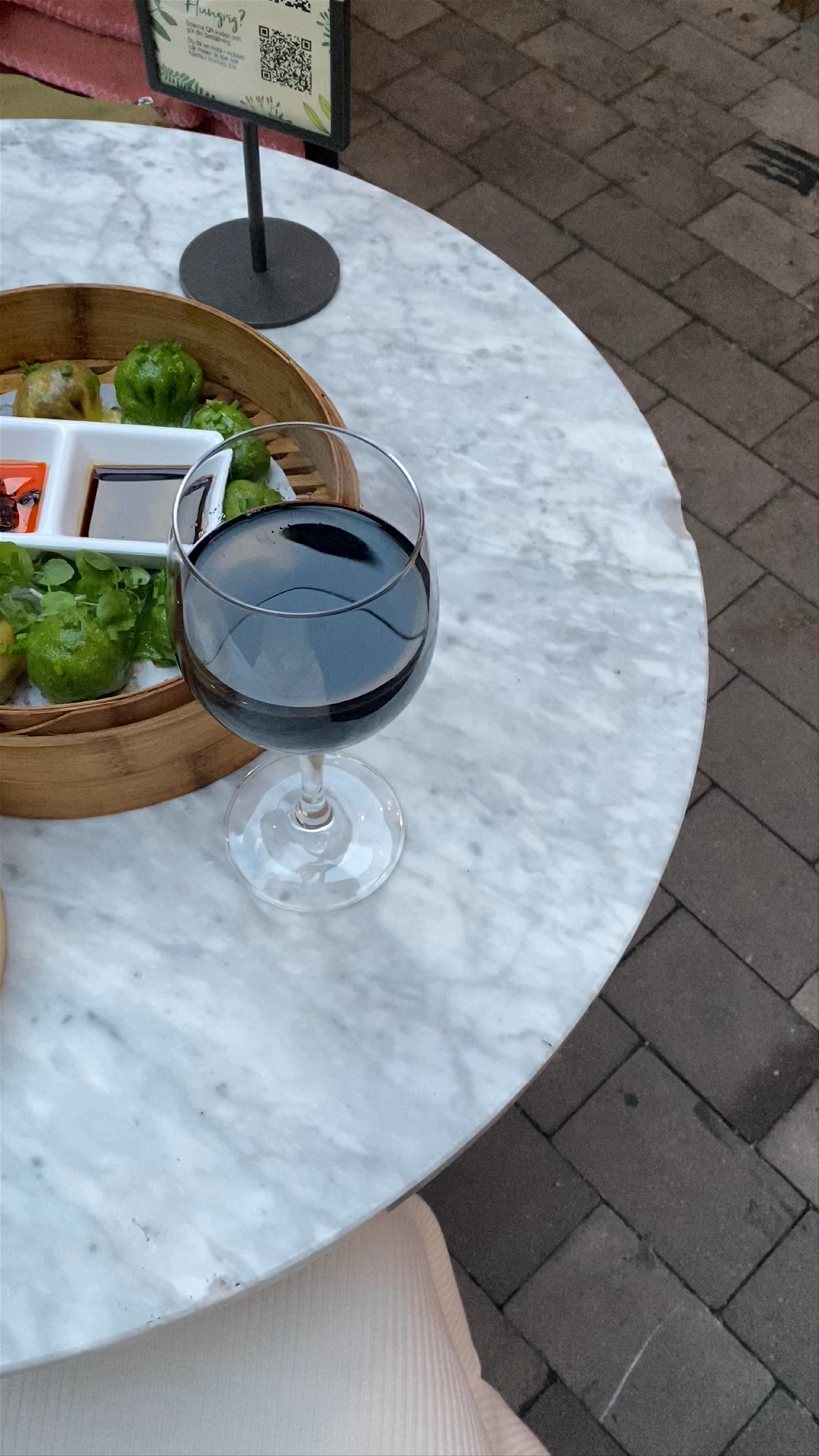 EAT Market, Mood gallerian