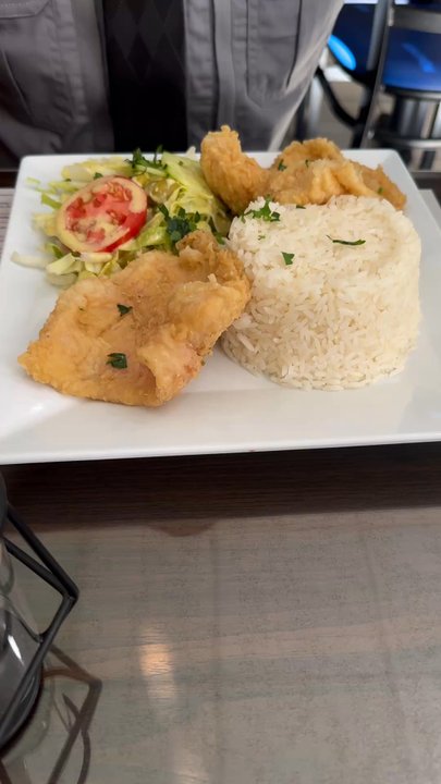 Bello Restaurant - Fried fish, steamed fish, lomo saltado - Chicken Shop Near Me - Moonachie, New Jersey