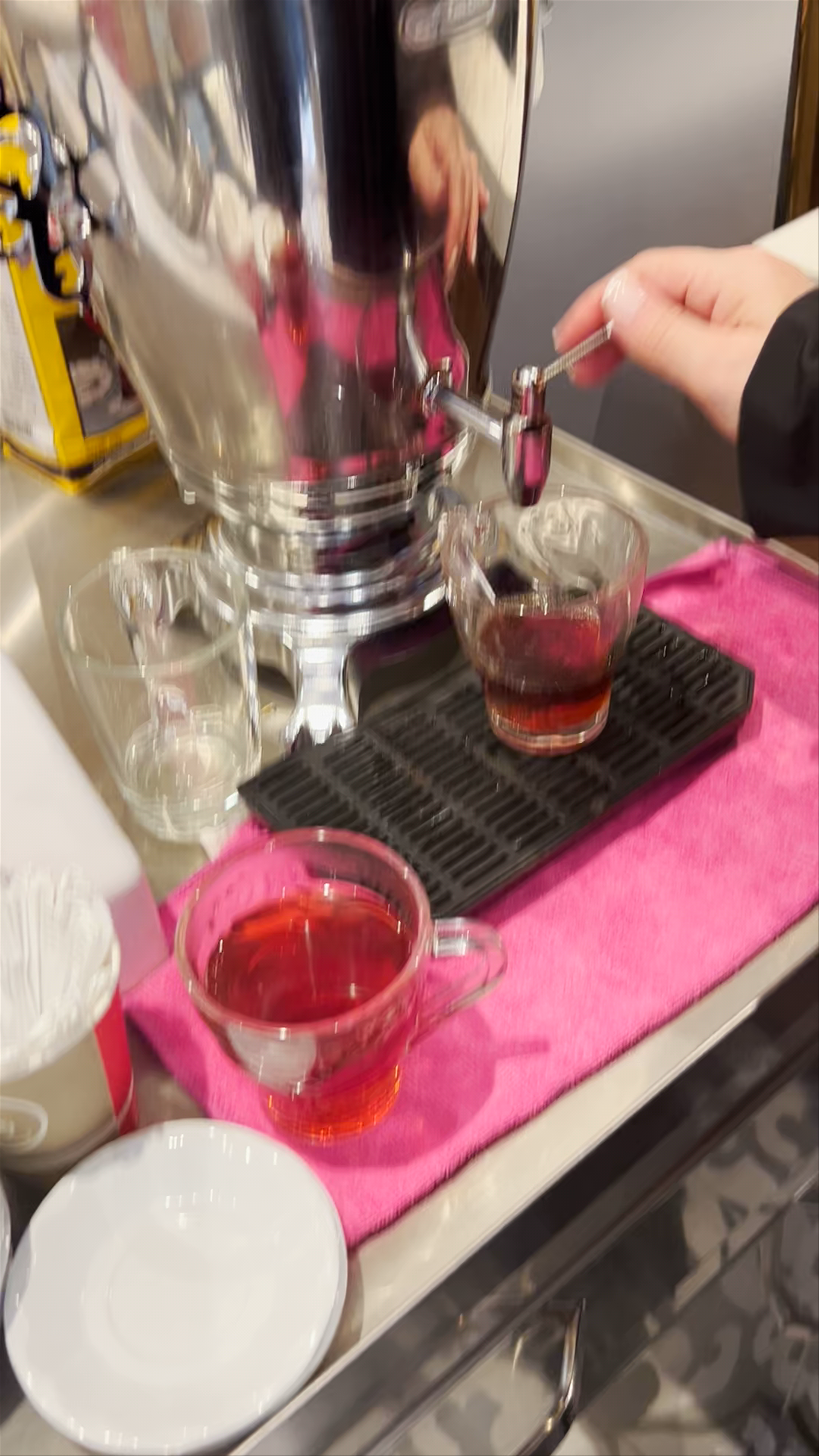 Cozy Tea Experience at Günay Lunchroom in Zaandam