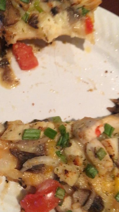 Round Table Pizza - Called them to tel them there was a hair and they said they couldn't do anything this is ridiculous - Pizza Near Me - San Mateo, California
