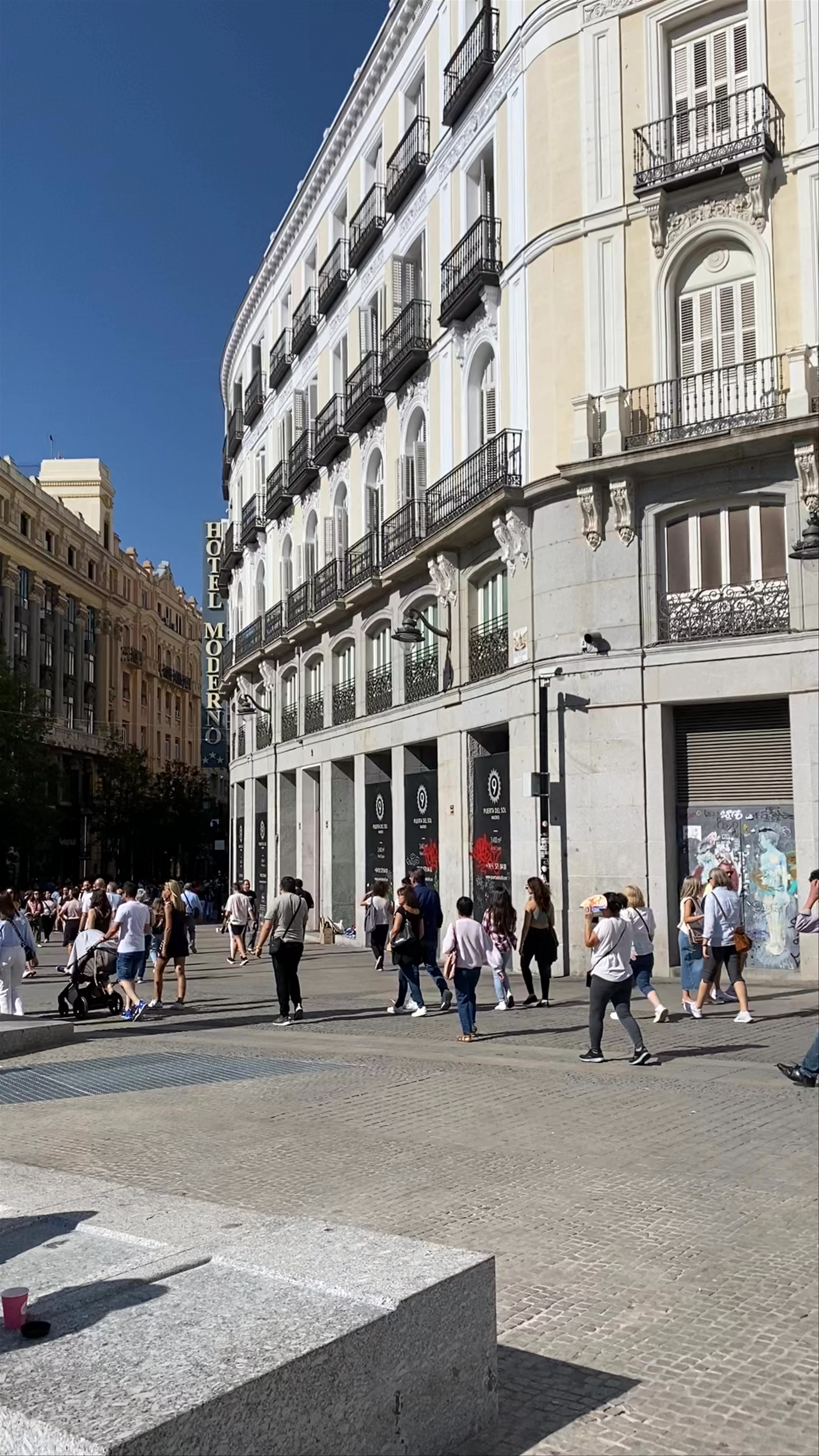 La Mariblanca, Calle del Arenal