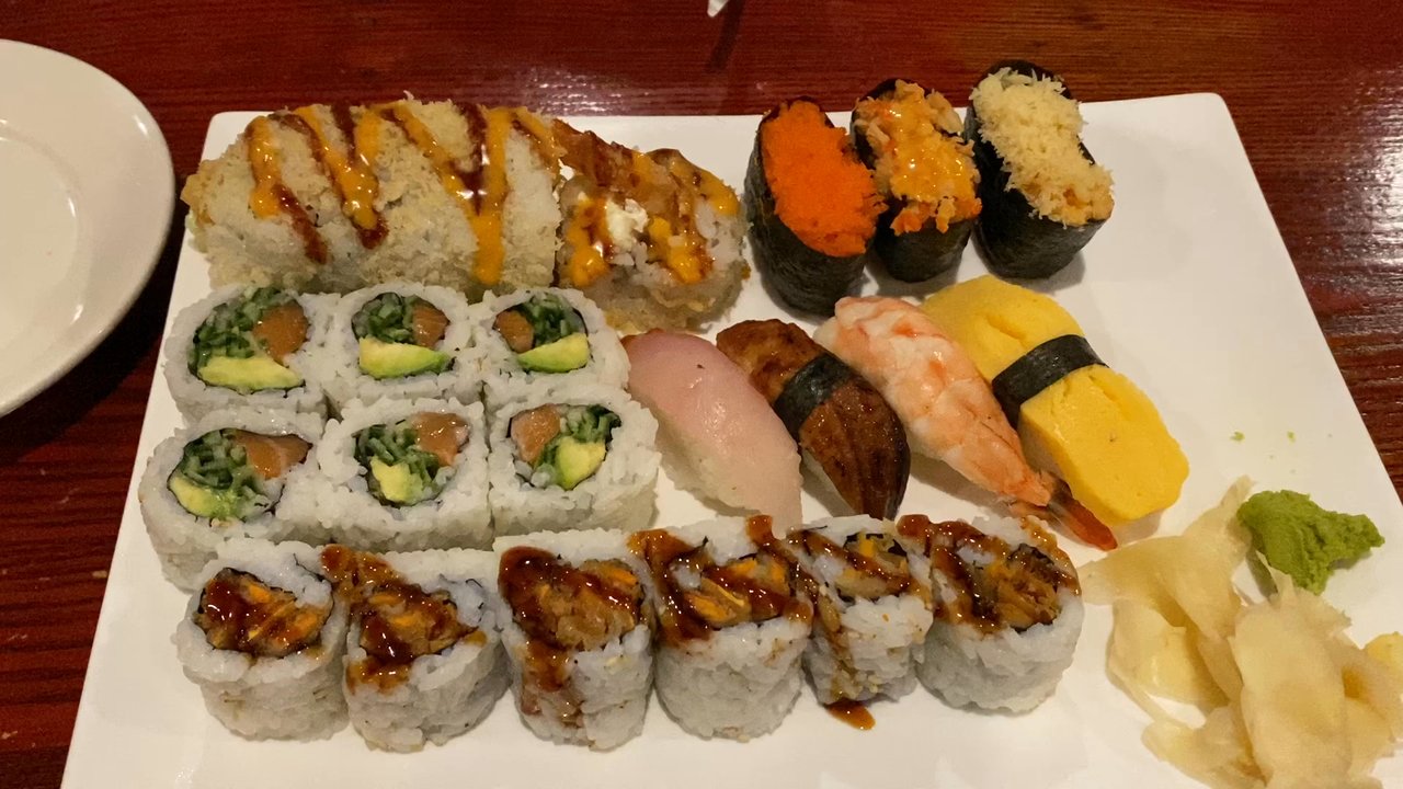 Oishi Sushi - Sushi Bars Near Me - Willowbrook, Illinois