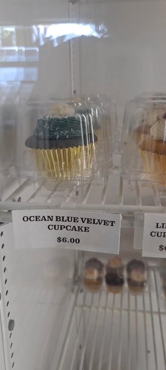 Aloha Bites - Regular sized cupcakes - Cupcakes Near Me - Honolulu , Hawaii