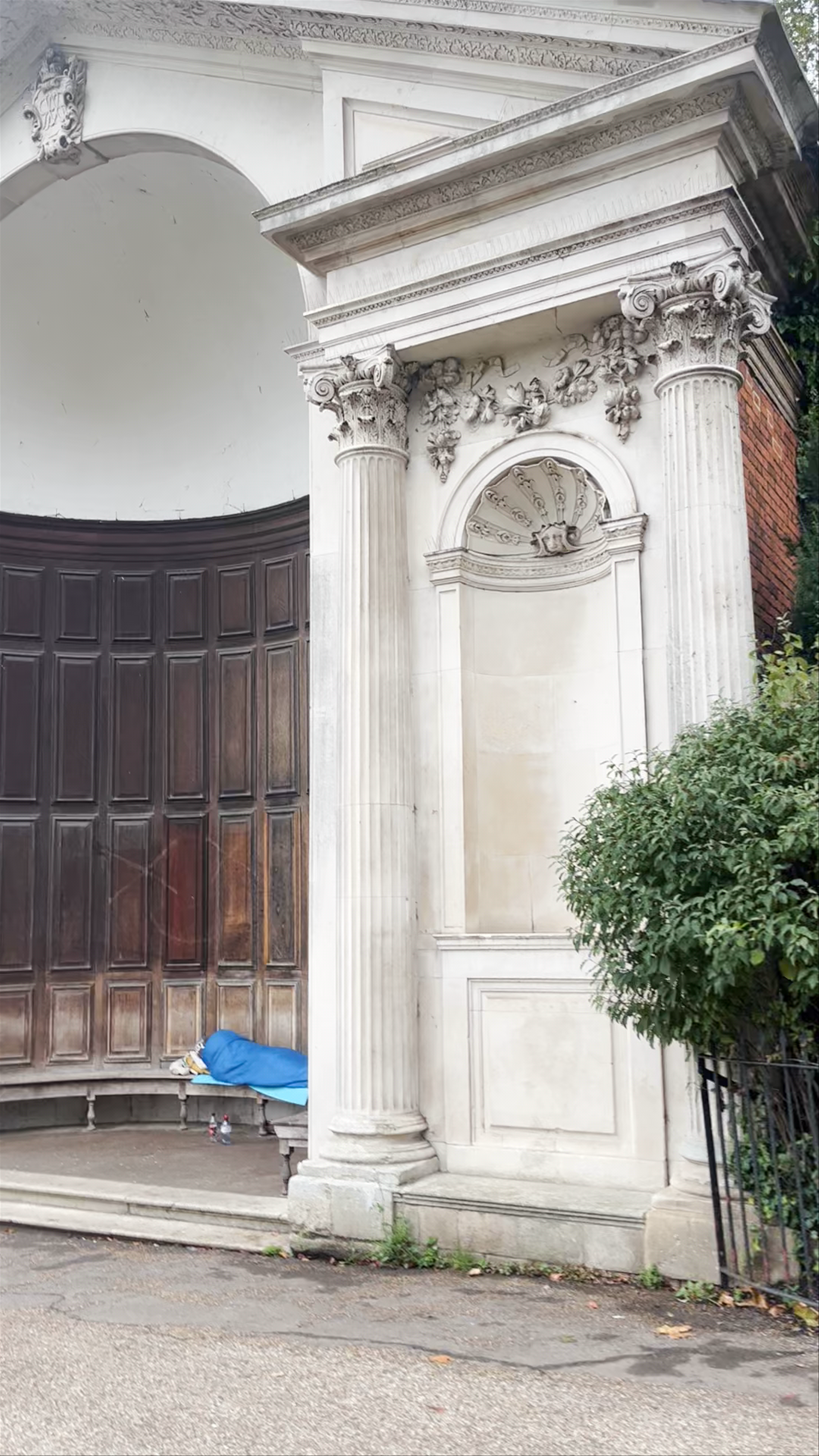 Italian Water Gardens: A Serene Escape in London