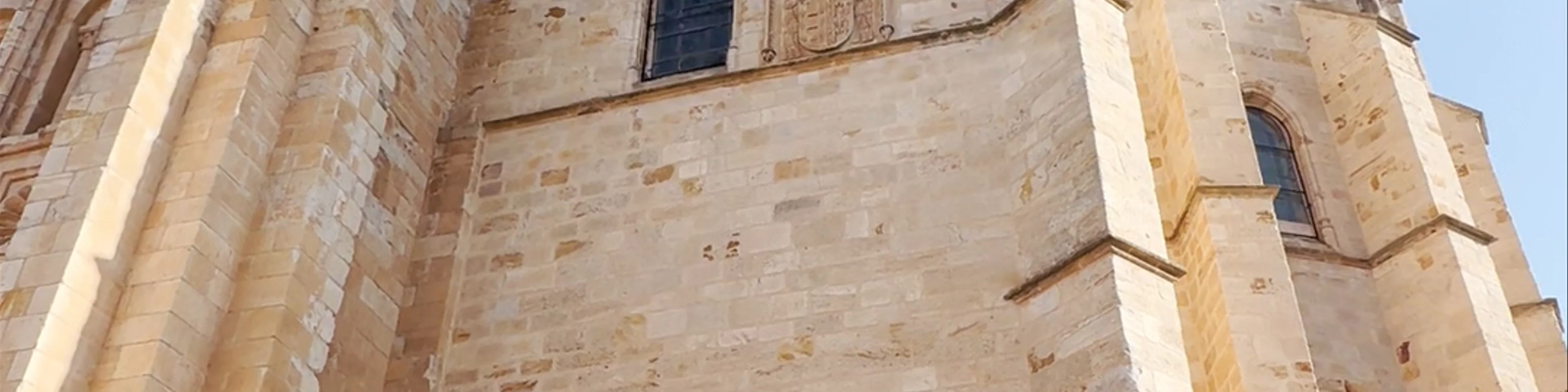 Portada del Obispo de la Catedral de Zamora