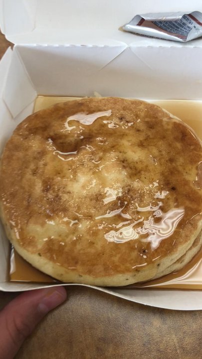 Burger King - The little small Asian girl única is the best server go to her the other ones are fake to me she hooks it up tell her jocy sent you;) - Burgers Near Me - Colusa, California