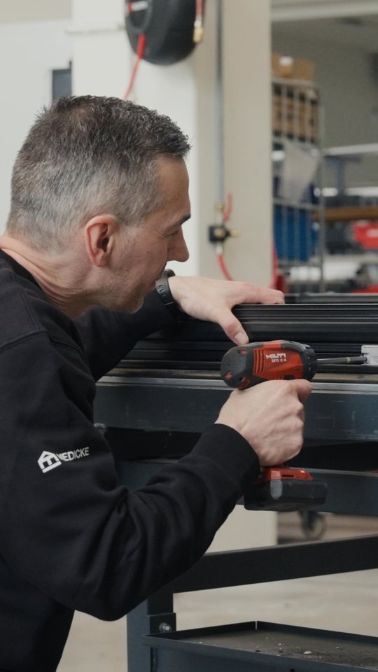 Medicke Behind the Scenes Industrie Reel