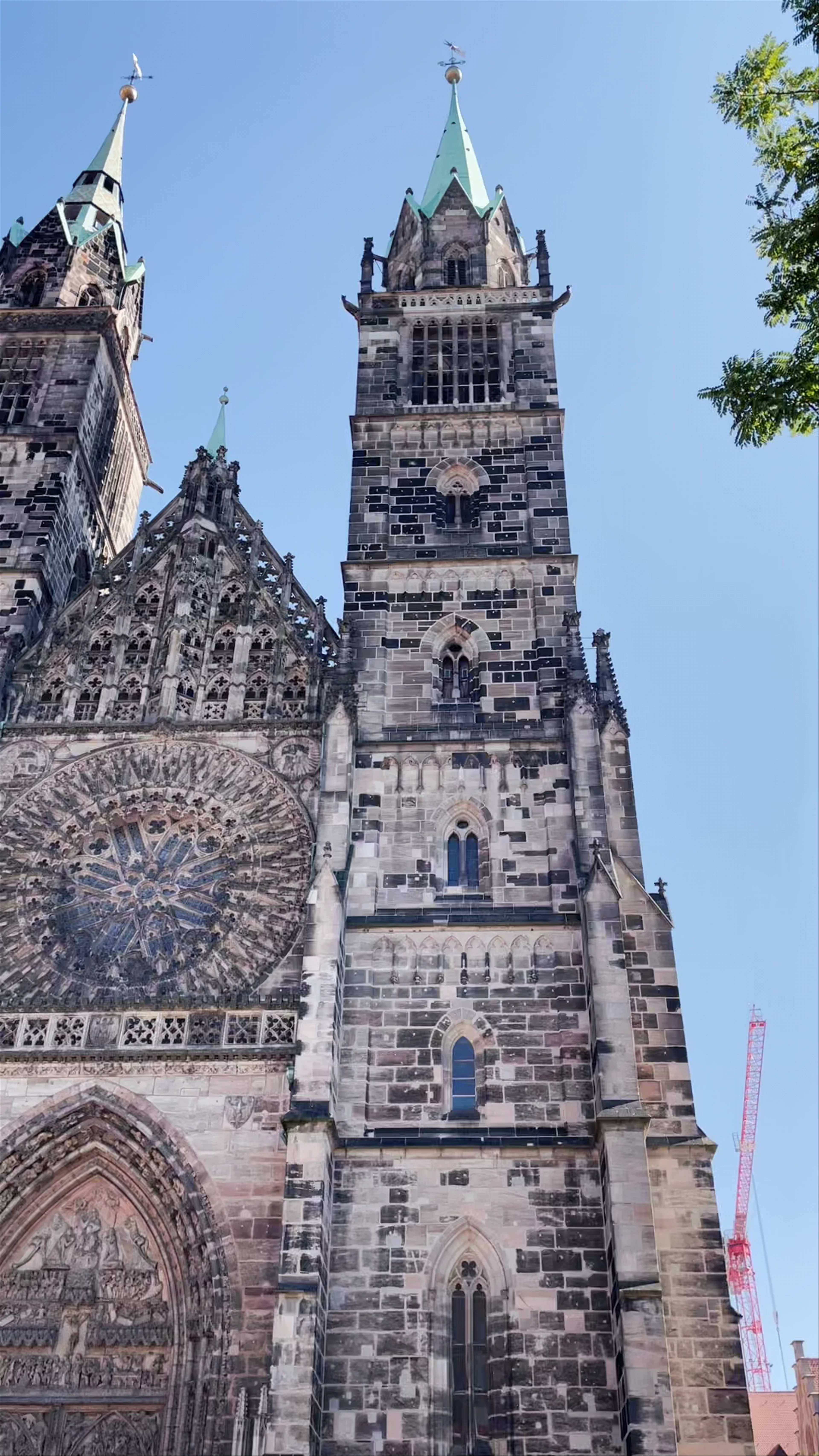 St. Lorenz, Lorenzer Platz