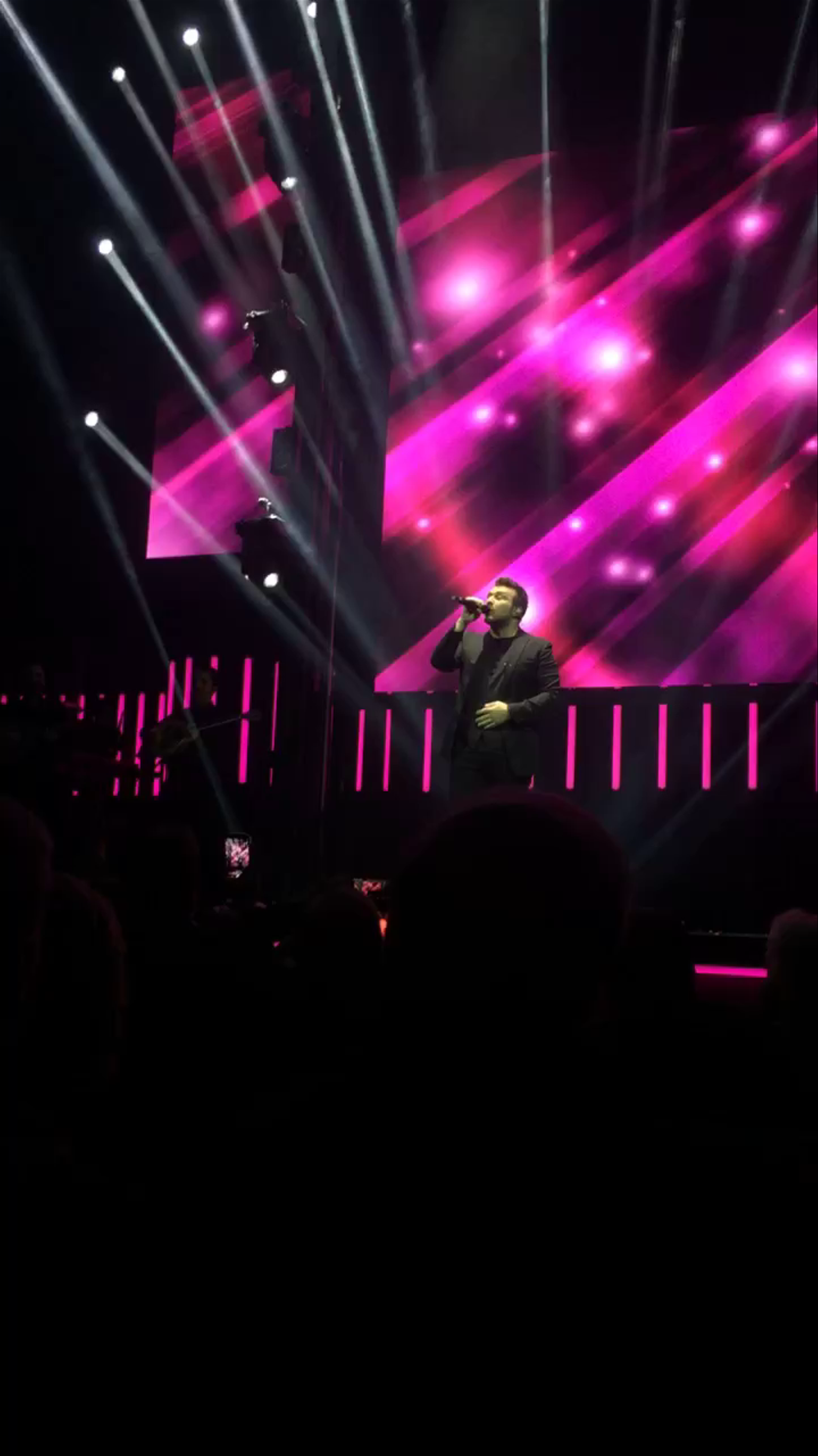 Live Concert Experience at ΦΩΤΑΕΡΙΟ, Athens