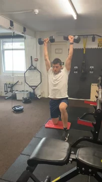 V - 1/2 kneel Overhead press