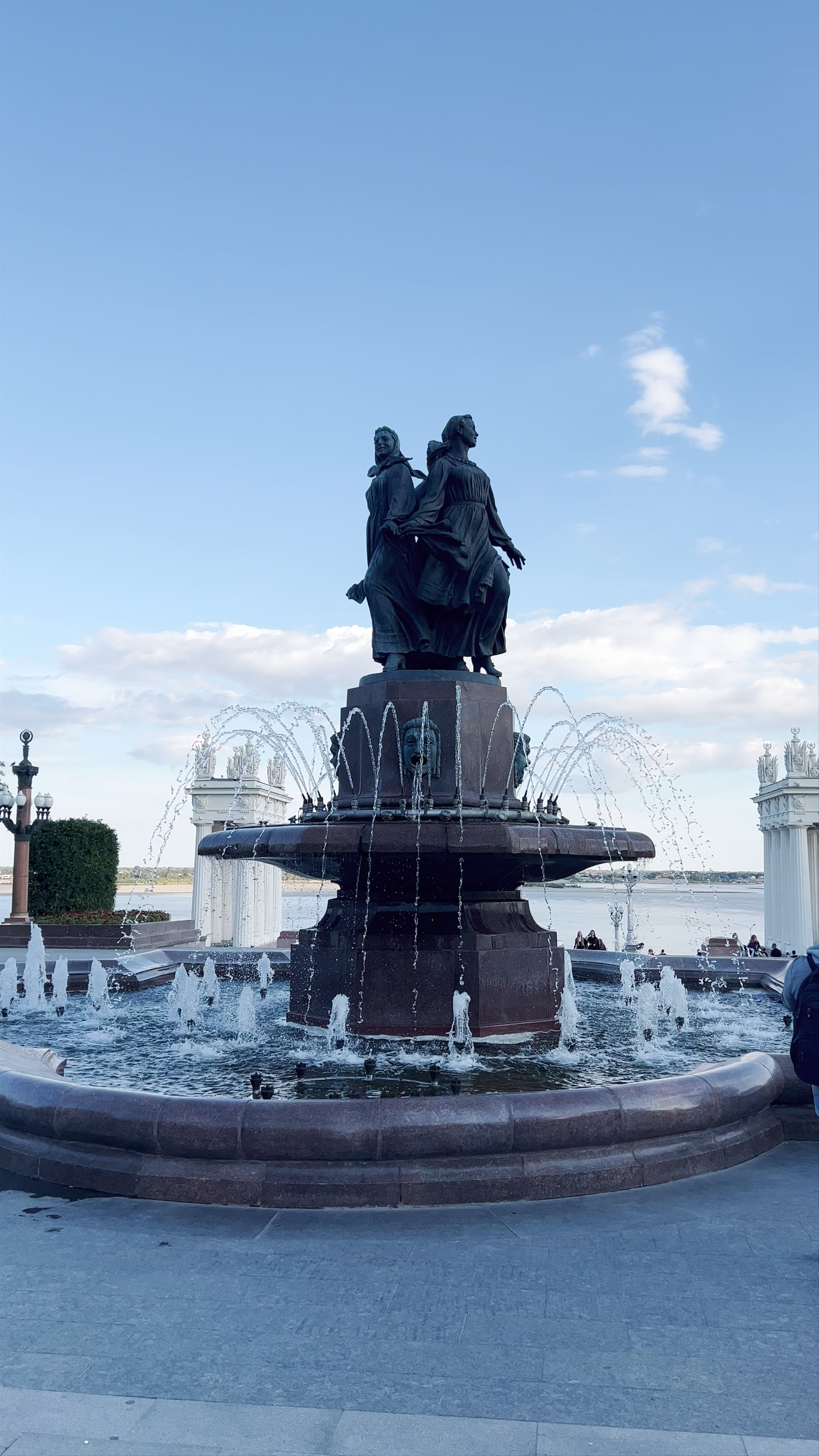 Fontan "Iskusstvo", "Druzhby Narodov"