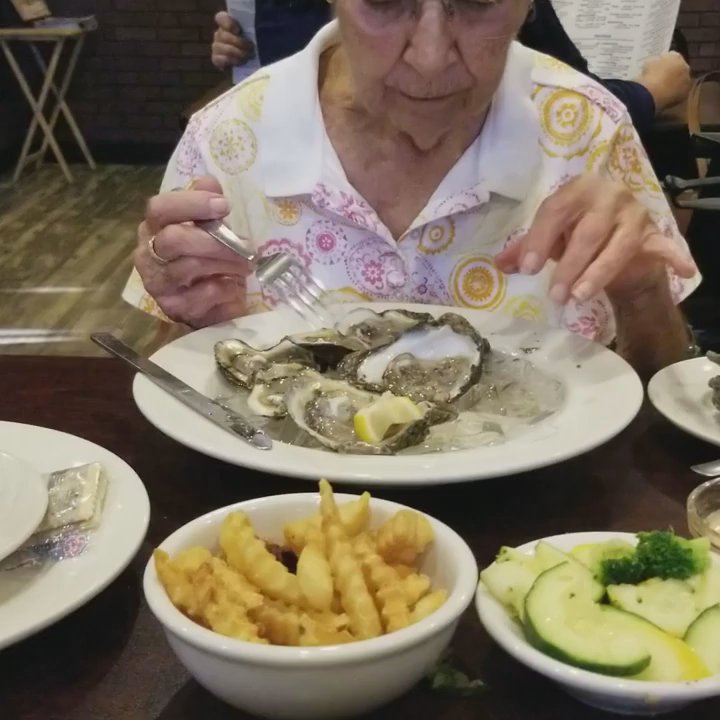 Deland Fish House - What an awesome dinner here st the Deland Fish house yesterday for my friend's birthday. - Seafood Markets Near Me - Deland, Florida