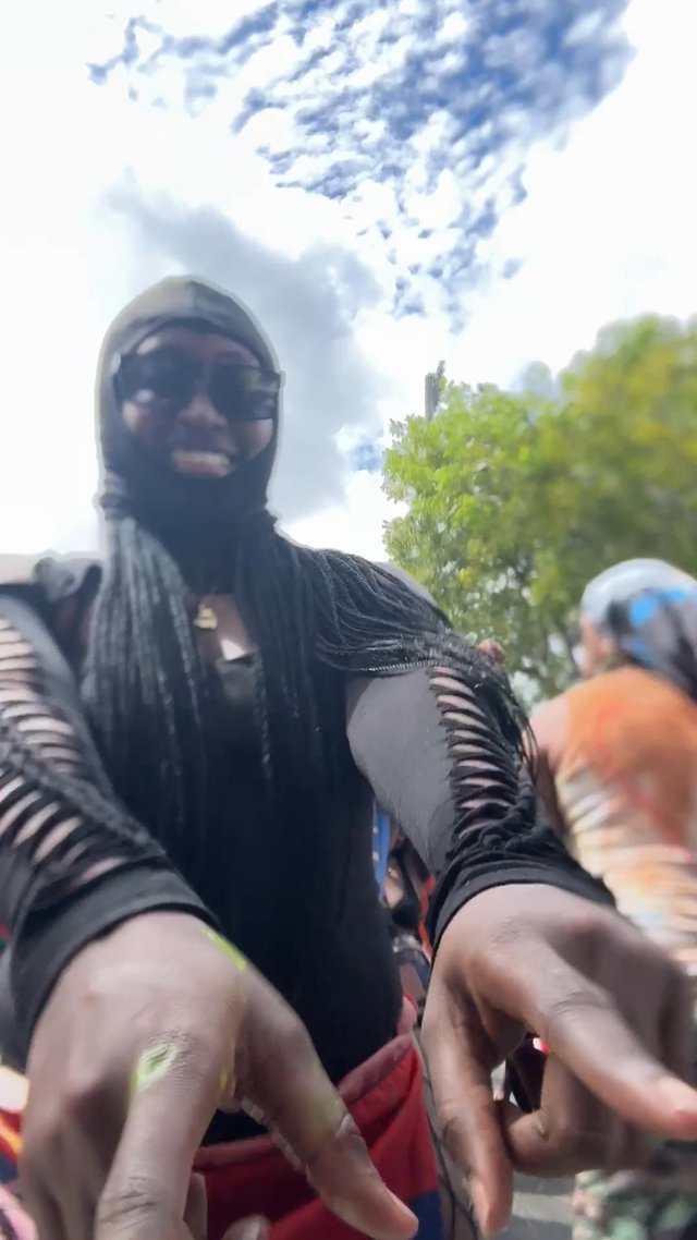 CAMERA ON THE SPEAKER.........