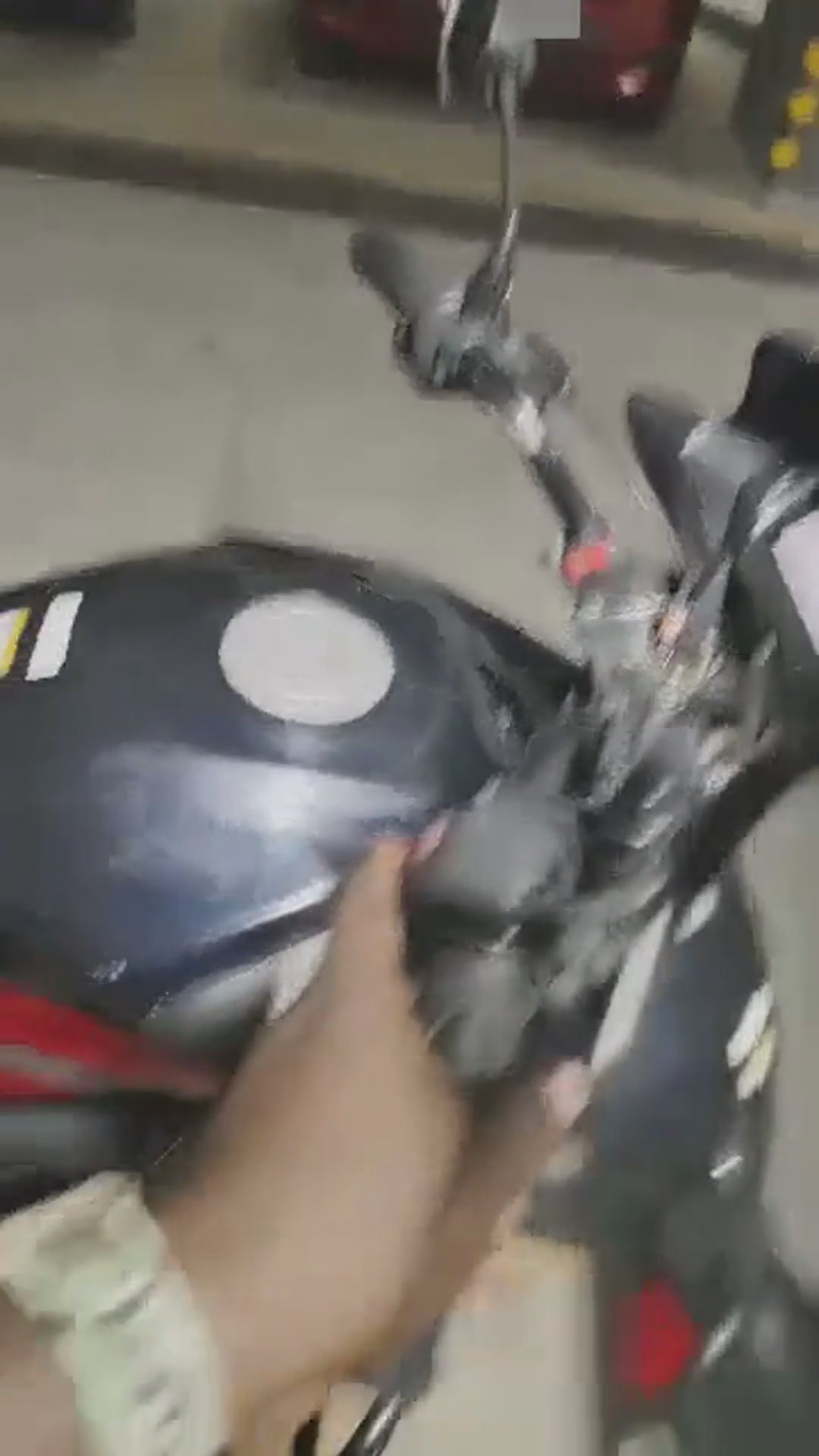 Walk-around video thumbnail