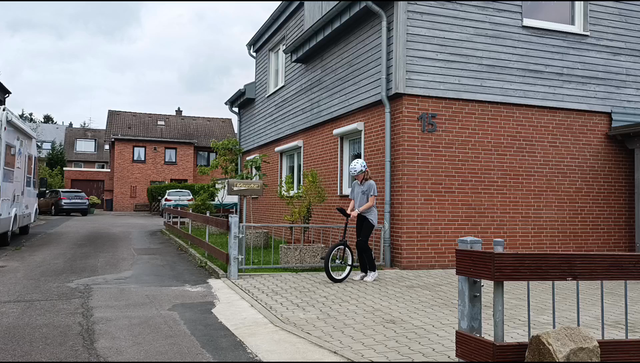 riu set: Halfroll to legwrap to wheelwalk