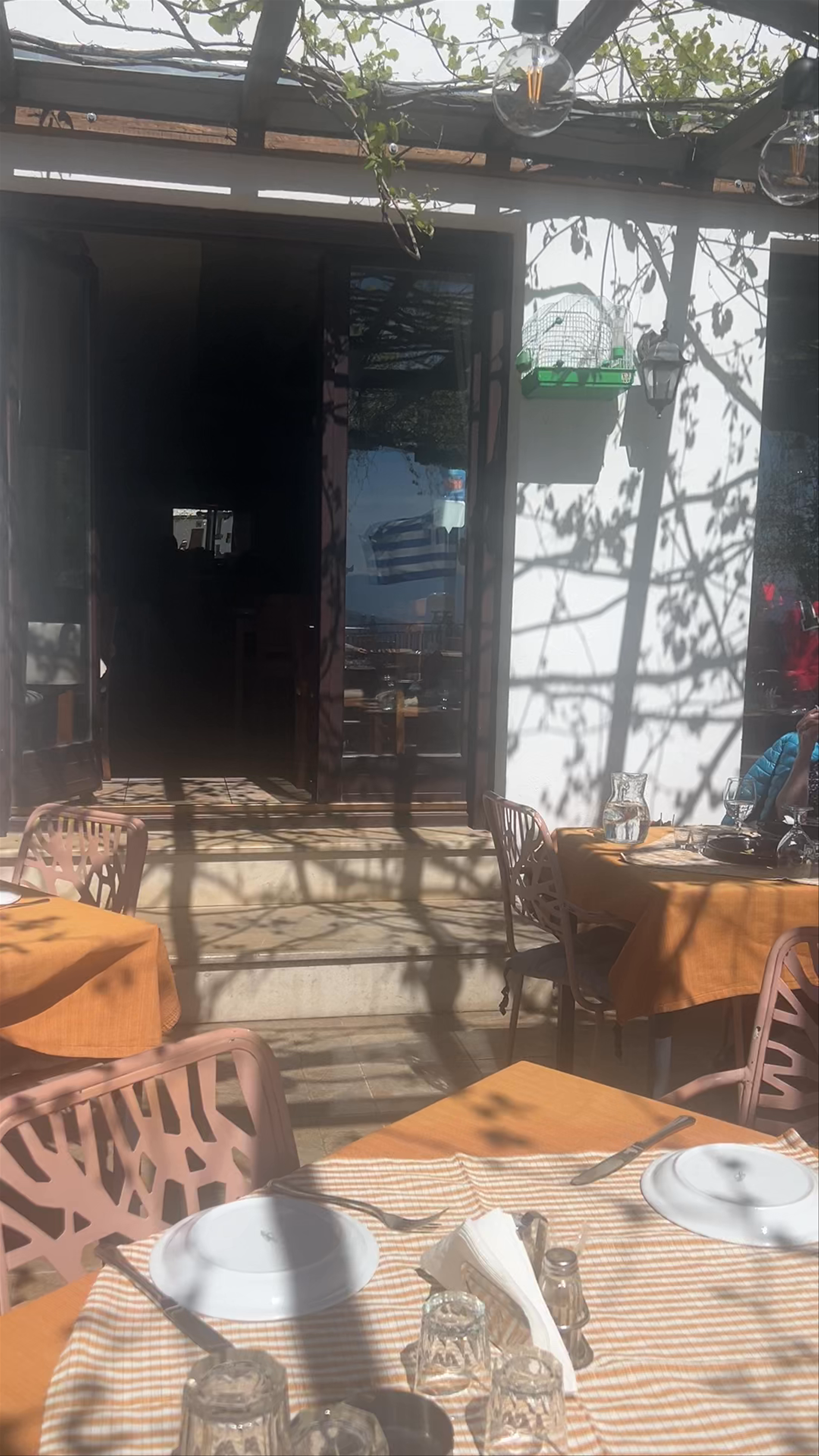 Tavern Pelion Geuseis Portaria