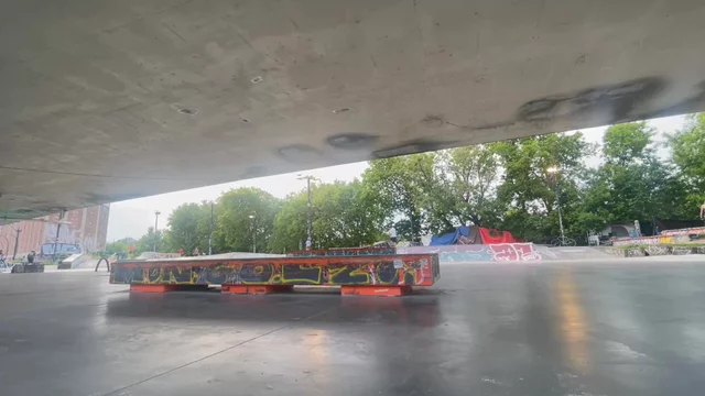riu set: Back slide