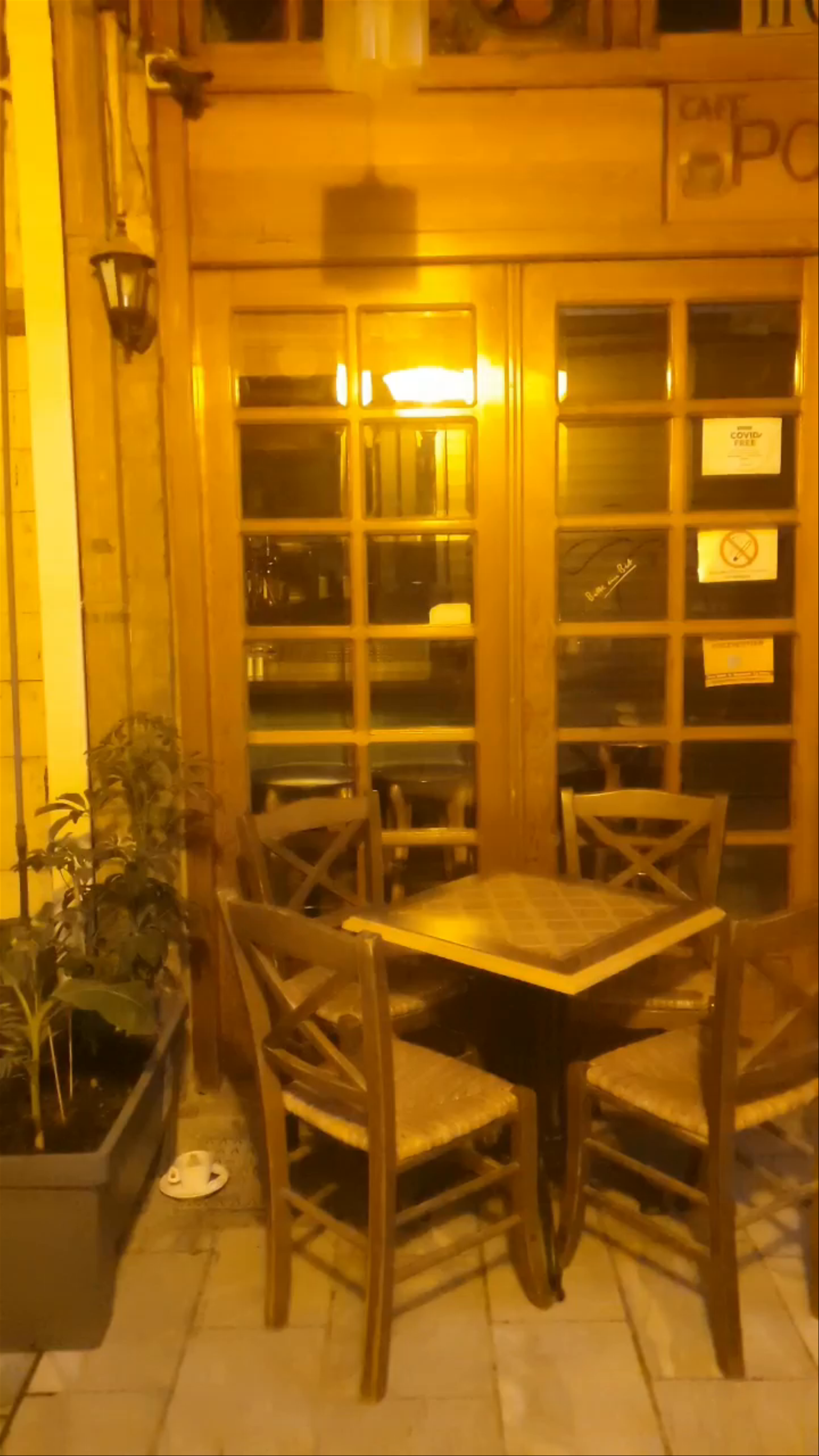 POSTO Pizza: Cozy Nighttime Dining in Limenas Chersonisou, Greece