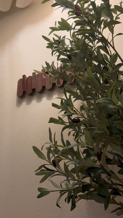 Hunny & Jade - Such a beautiful place to calm your senses prior to treatment - Hair Salons Near Me - Long Beach, California