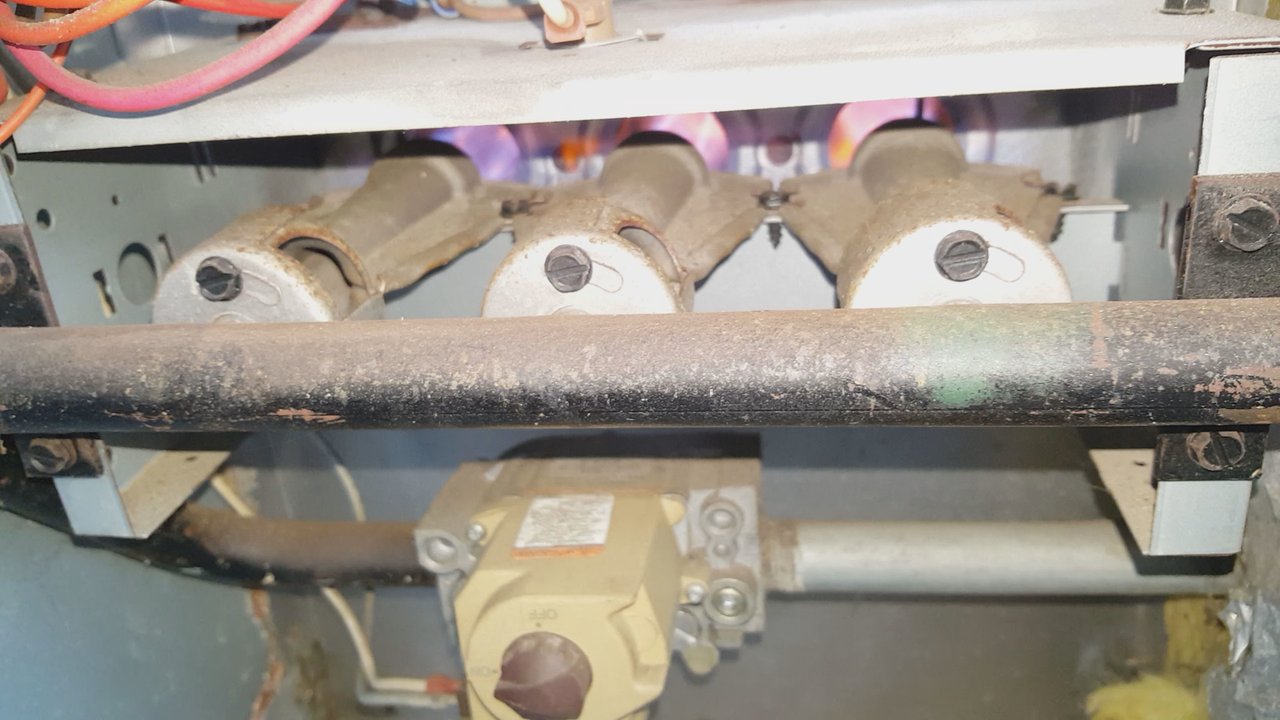 Air Concept Solutions - Small amount of roll out on heat exchanger. WWW.AIRCONCEPTSLLC.COM - Heating & Air Conditioning/HVAC Near Me - Summerville, South Carolina