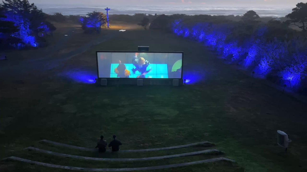 Pacific Reef - Amazing light show at dusk, never seen anything like this, kitschy, but awesome, don't miss it! - Resorts Near Me - Gold Beach, Oregon