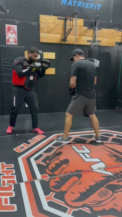 Lion God Boxing - Working with clients. We train all ages and experience levels - Boxing Near Me - Palm Desert, California