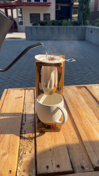 Giddy Sloth - Pour over - Cafes Near Me - Seattle, Washington