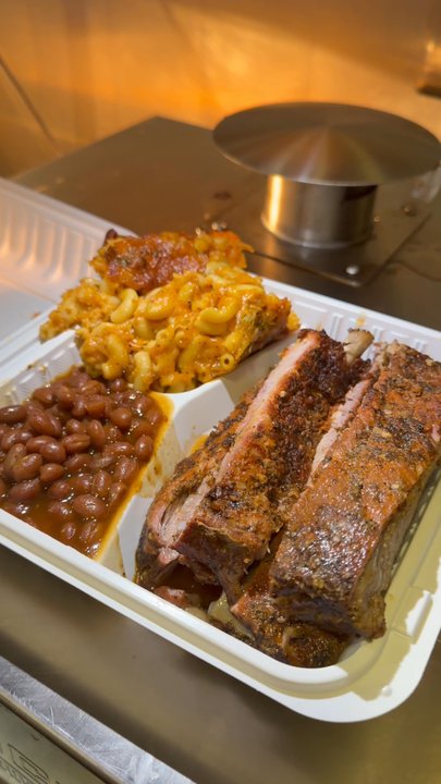 Emery’s - Ribs with Mac n cheese and baked Baked Beans - Barbeque Near Me - Stockton, California