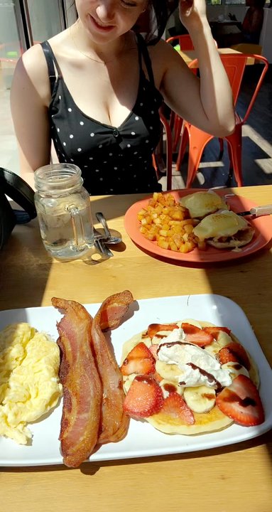 Otra Vez - Sunday Brunch - Breakfast & Brunch Near Me - Camas, Washington