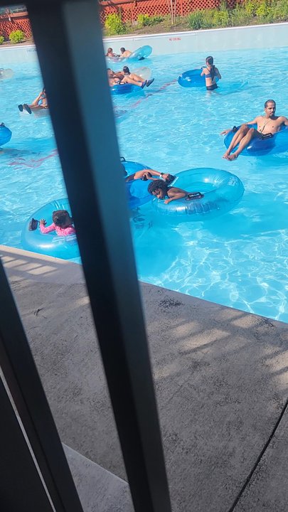 Splish Splash - Lazy river - Water Parks Near Me - Calverton, New York
