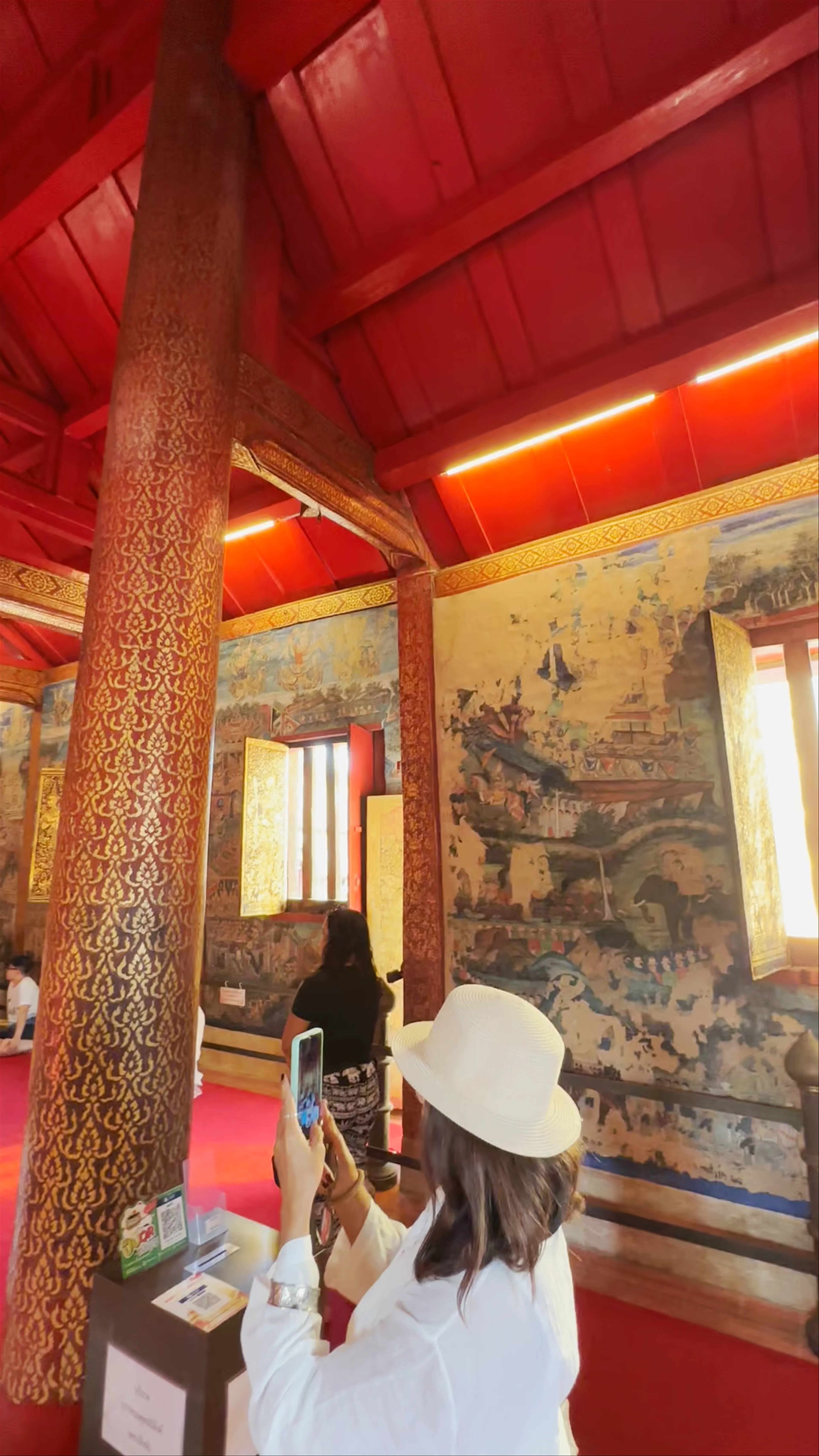 Phra Wihan Lai Kham พระวิหารลายคำ