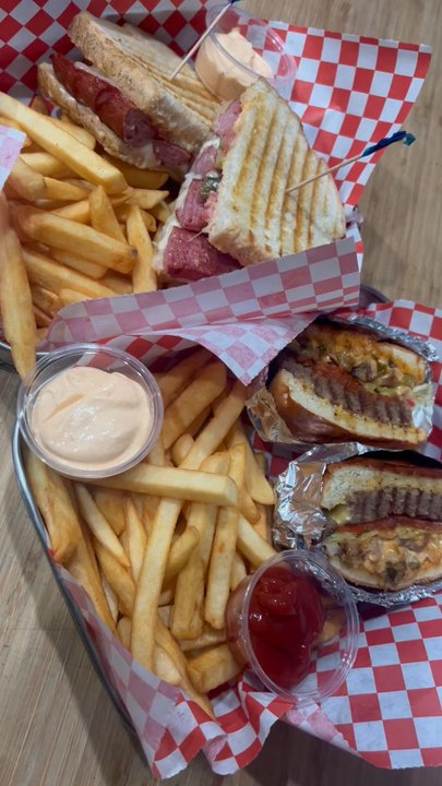 Blufig Express Lounge - Cheese burger and hotdog panini - Hookah Bars Near Me - Lake Forest, California