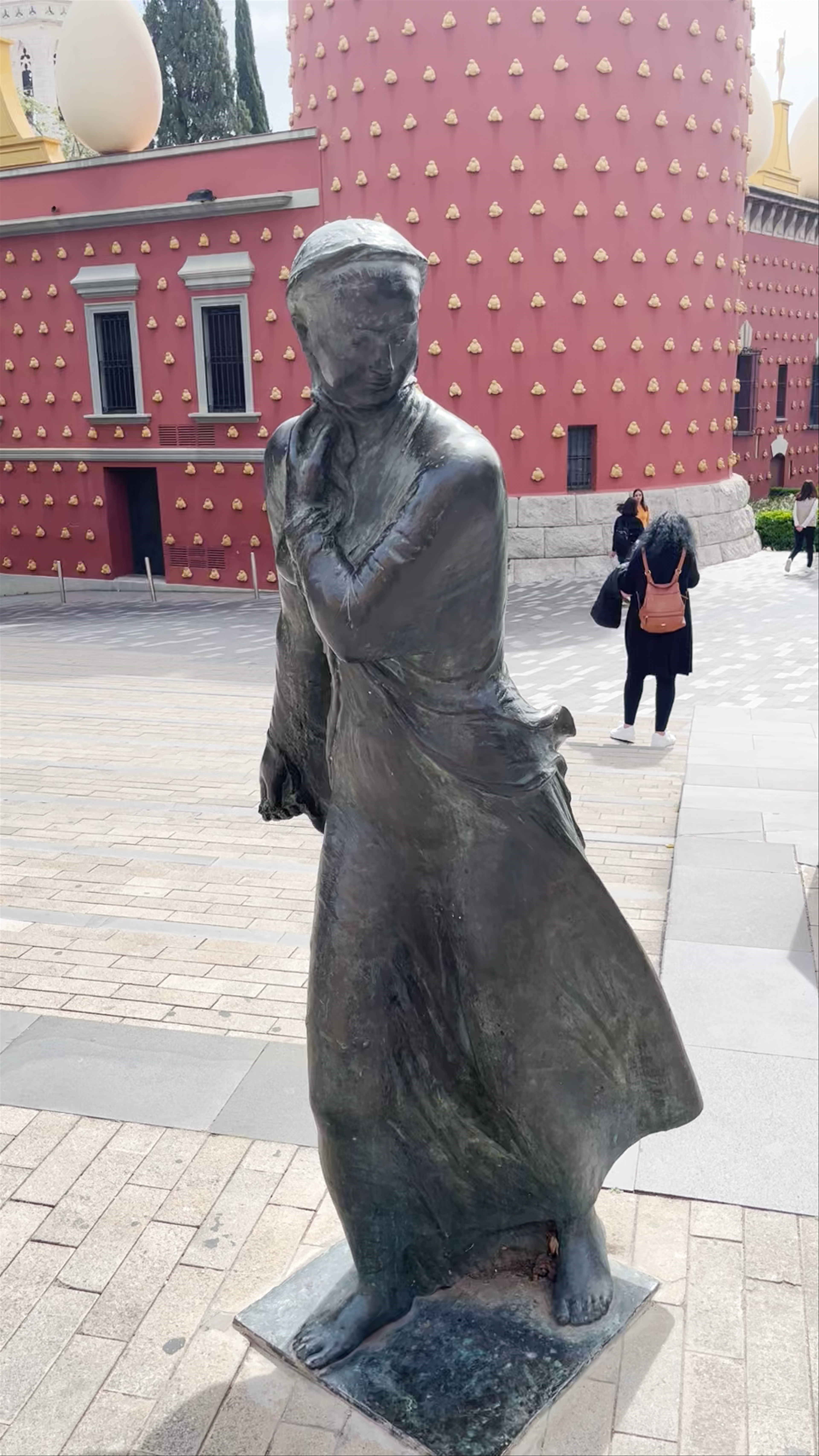 Plaça Gala i Salvador Dalí