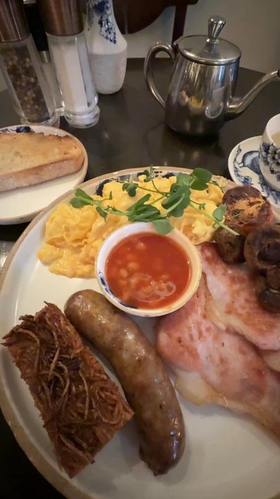 Greenwoods Singel - Full English breakfast - Breakfast & Brunch Near Me - Amsterdam, New Hampshire