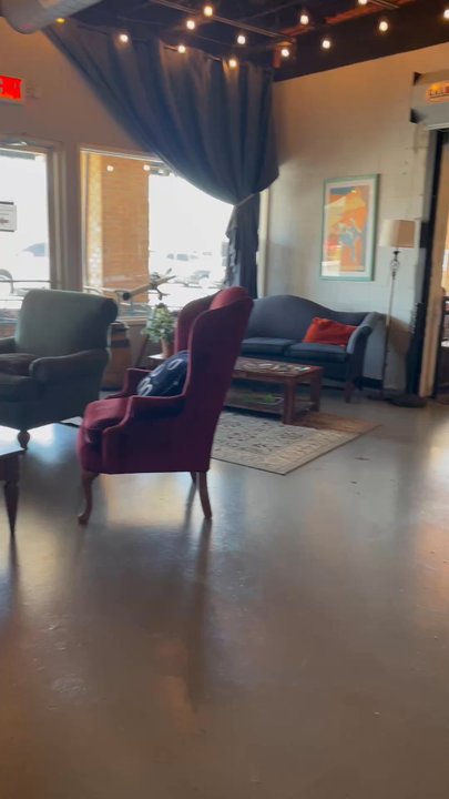 Column 15 - Short vid of one of the 2 spacious seating and hangout areas - they even have cubicles for studying! So cute and cozy like a living room! - Coffee & Tea Near Me - Williamsburg, Virginia
