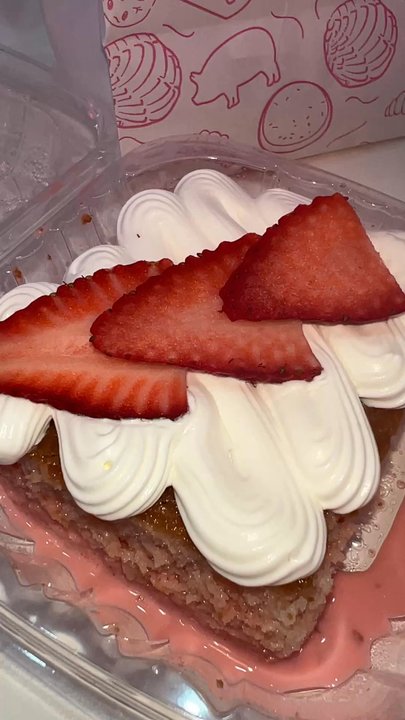 Cielito Rosa Bakery & Cafe - Strawberry Tres Leches Cake - Bakeries Near Me - Mesa, Arizona