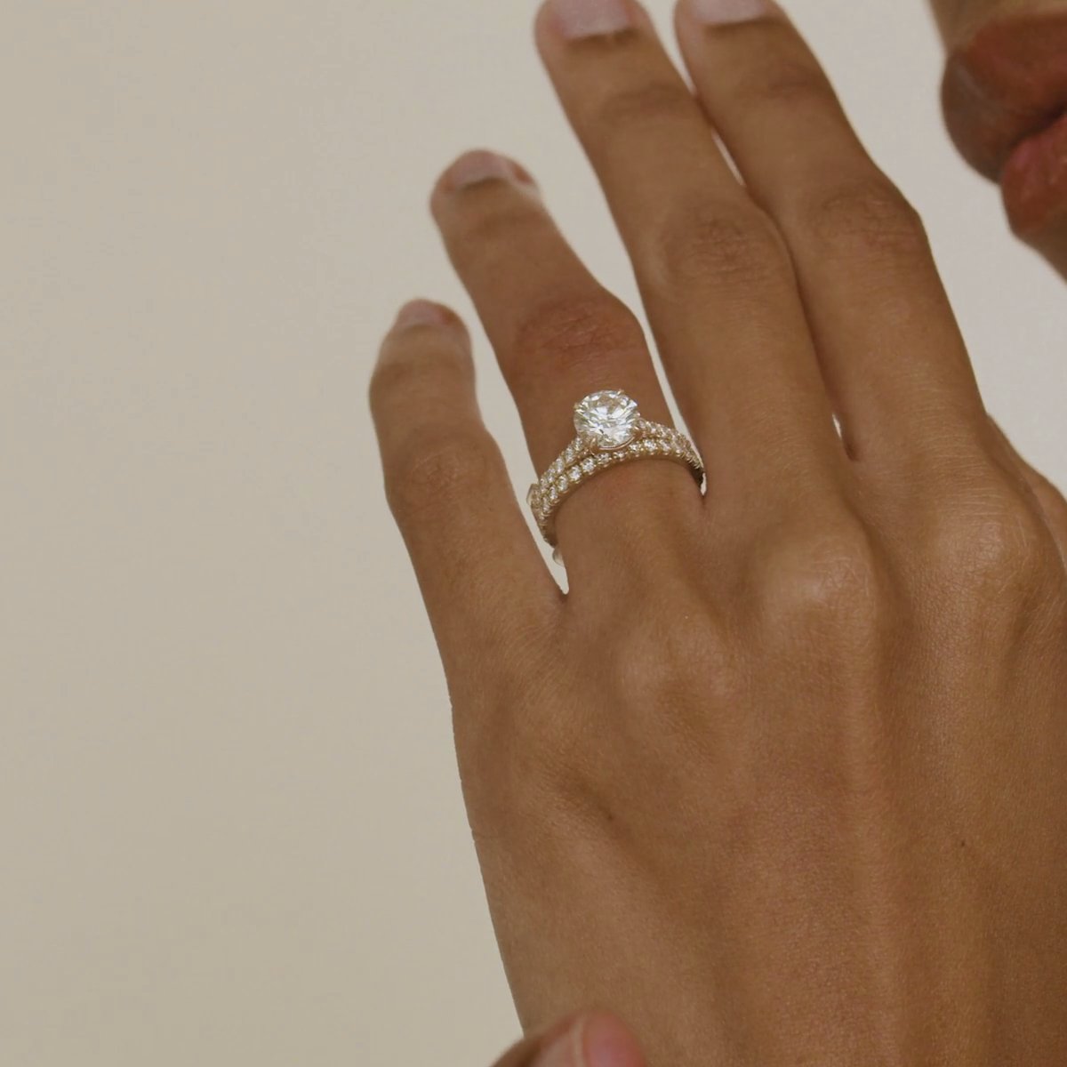 The Cathedral | Round Brilliant | 14k | Rose Gold | bandAccent: Pavé | caratWeight: 1.5ct | diamondOrientation: vertical
