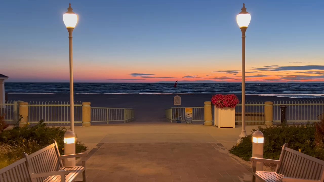 Hotel Breakers - Hotels Near Me - Sandusky, Ohio