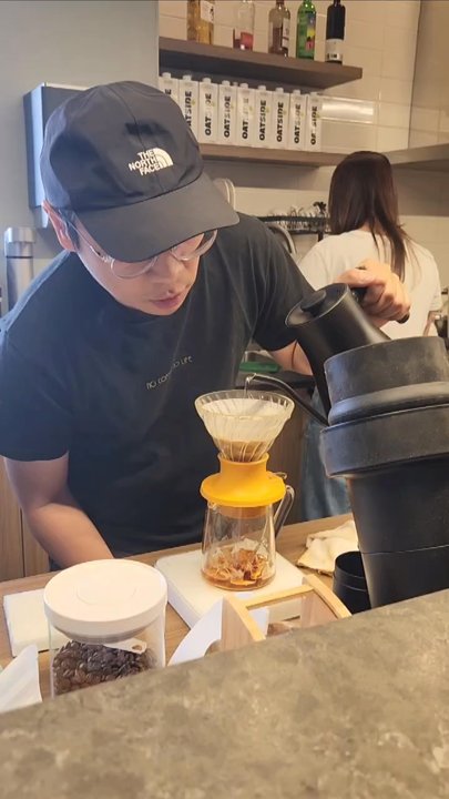 Coffee Now - Day, the barista - Coffee Roasteries Near Me - Richmond Hill, Ontario