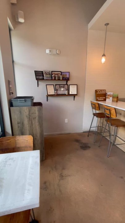 Kale Me Crazy - Indoor seating - Juice Bars & Smoothies Near Me - Austin, Texas