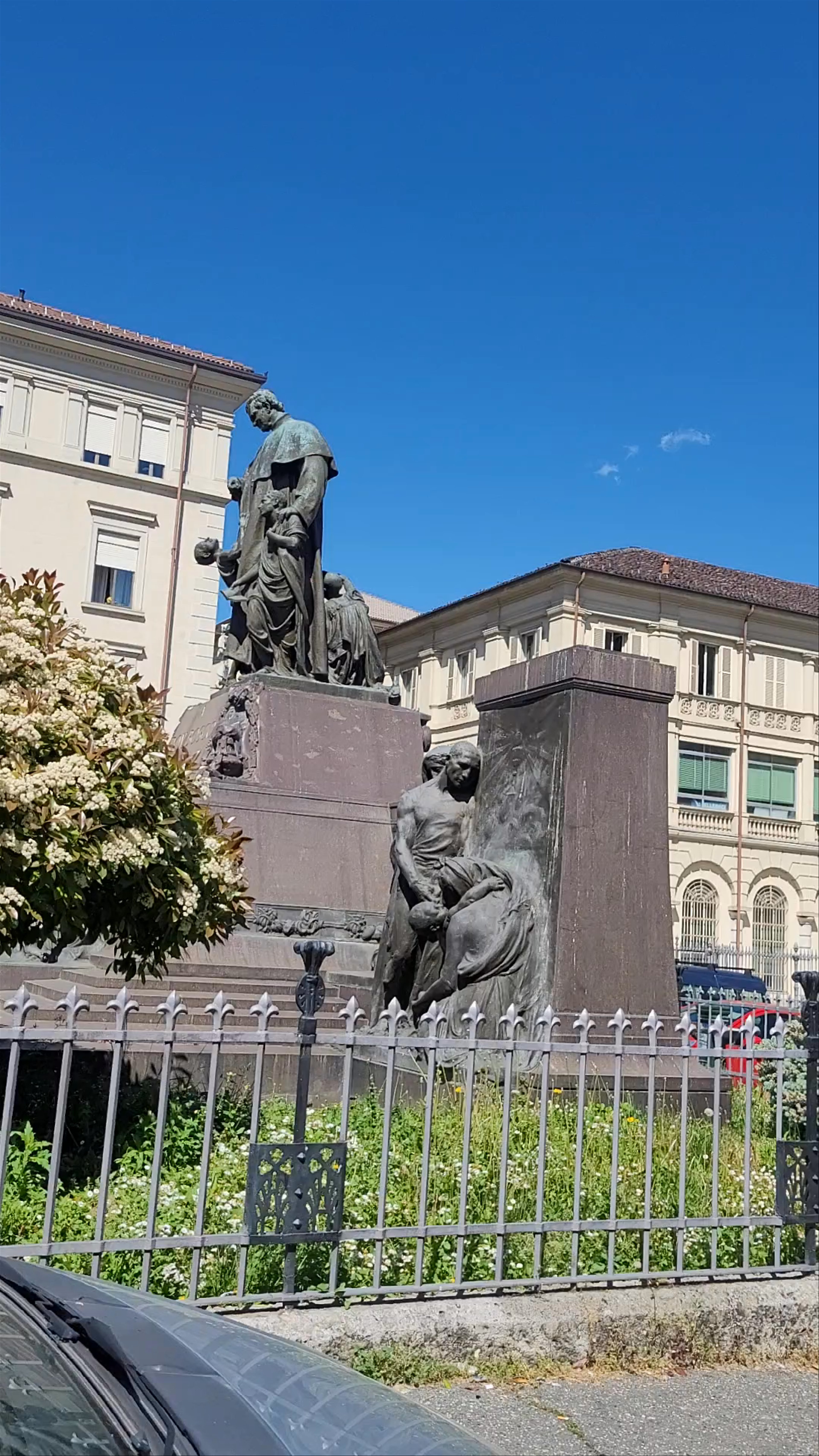 Basilica Santa Maria Ausiliatrice: Historic Majesty in Turin