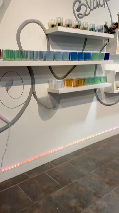 Black Luxe Candle - Candle Stores Near Me - Chicago, Illinois