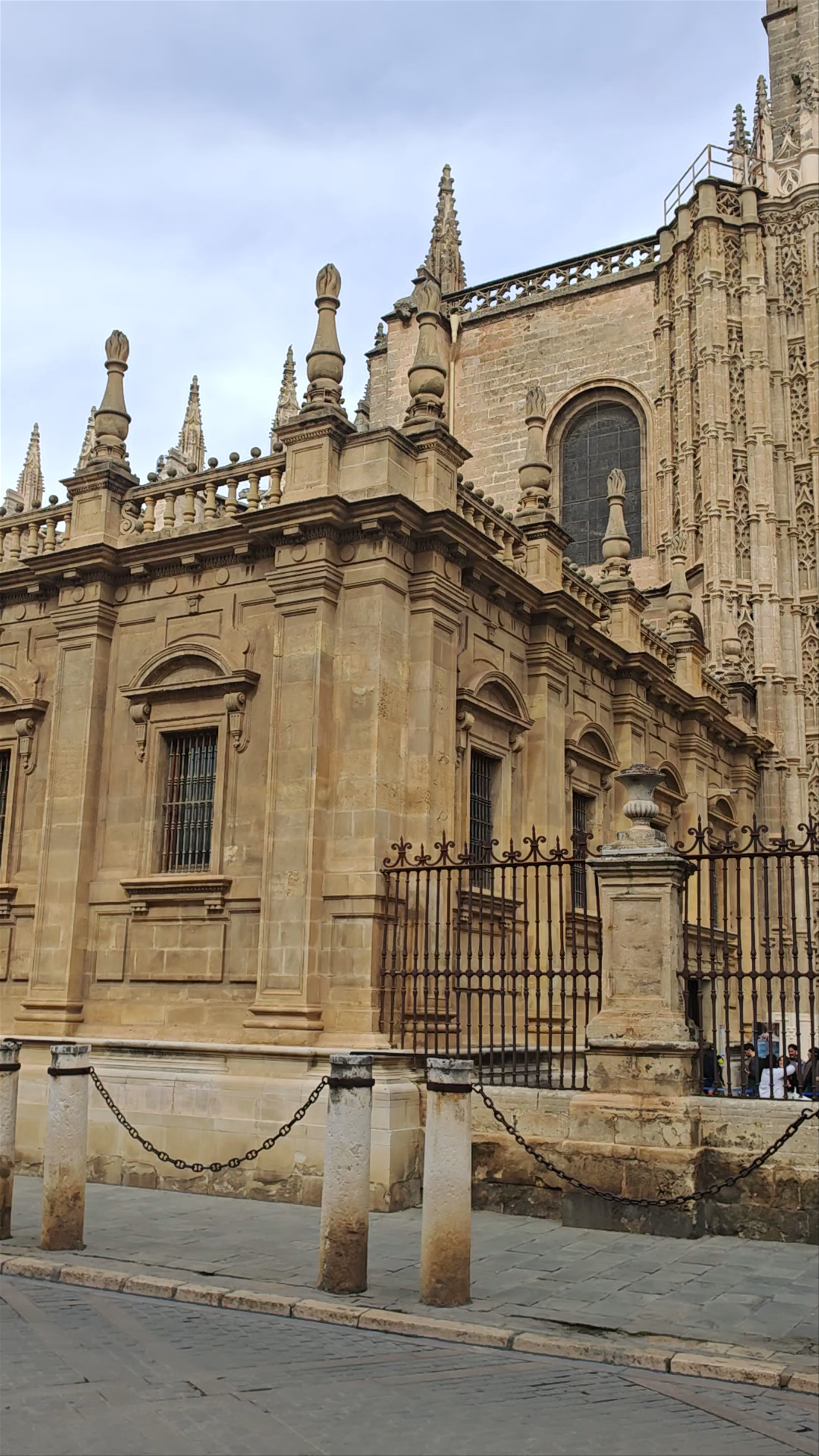 Catedral de Sevilla: Majestic Gothic Wonder in Seville