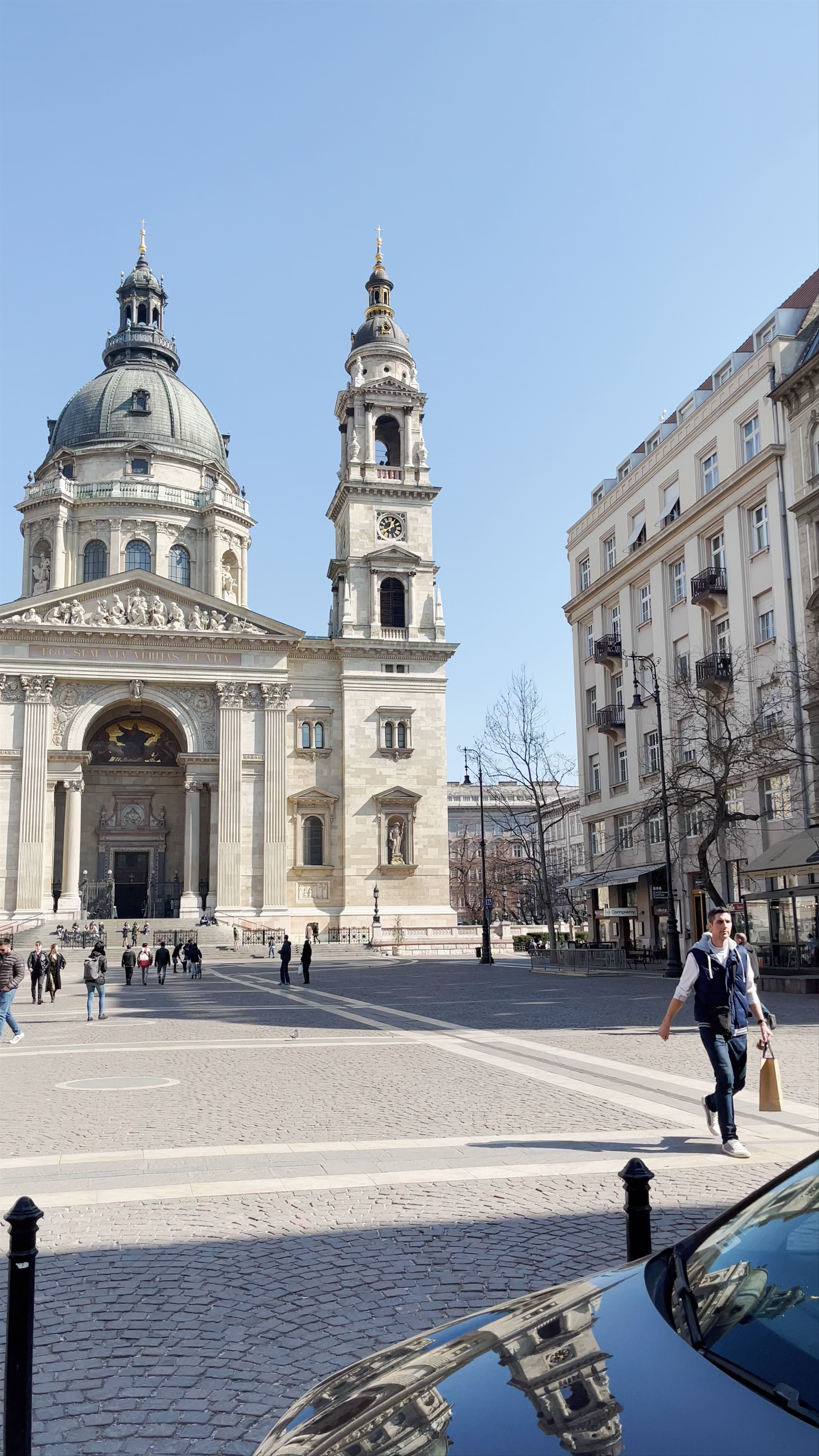 Strolling Around St. Stephen's Basilica and Downtown Budapest