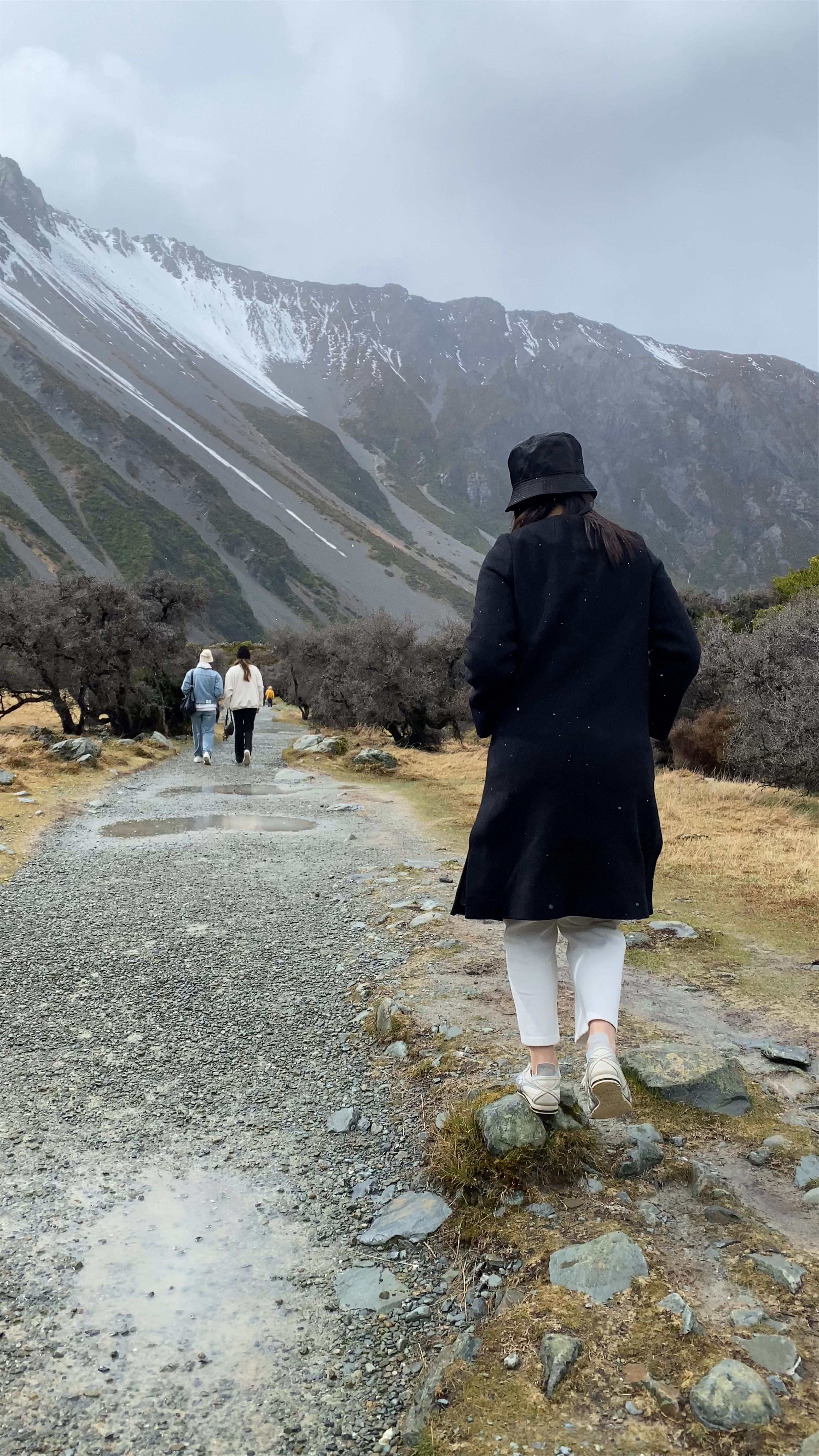 Hooker Valley Track: Majestic Alpine Hike in Mt Cook National Park, New Zealand